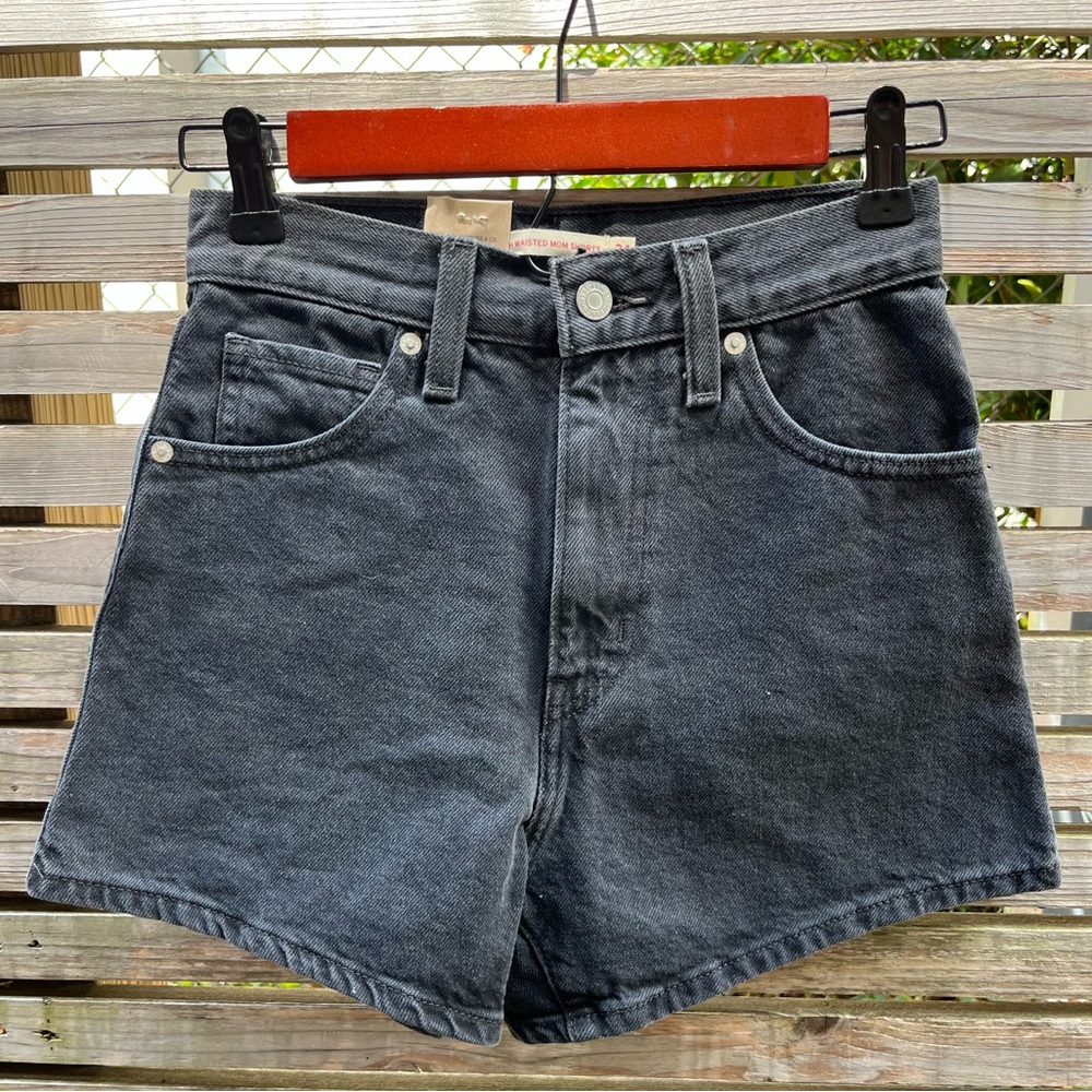 levi’s high waisted mom shorts black NWT